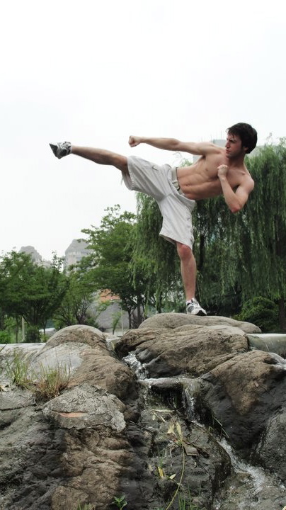 Kyle Shapiro (BBA '09) practicing his stunt work.