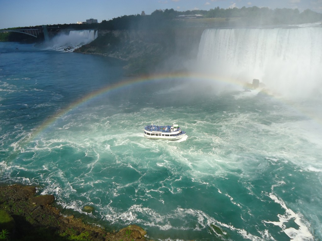 Arthur Chen's photo of the Maid of the Mist in Niagara Falls