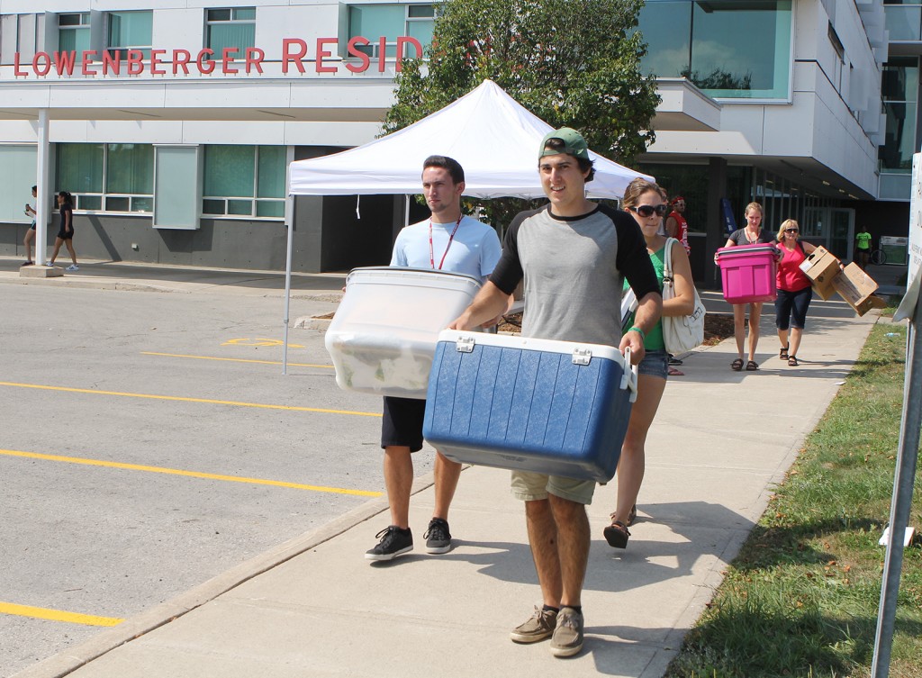 An army of more than 850 student volunteers helped move 2,400 first-year students into Brock's residences.