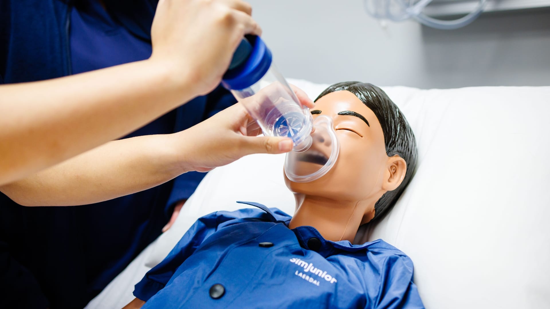 nursing simulator patient with oxygen