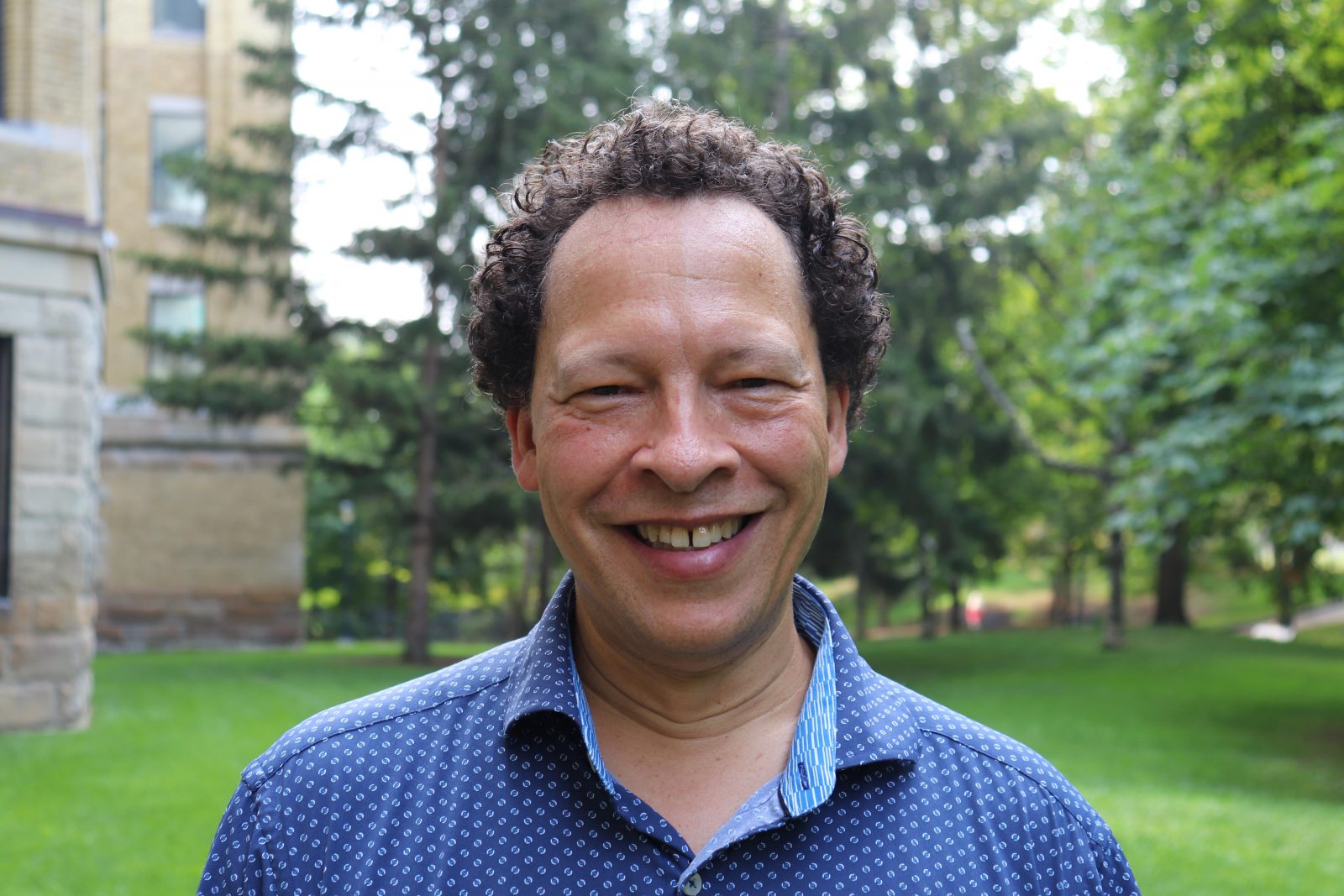 A head-and-shoulders photo of author Lawrence Hill
