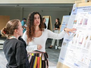 Brock University Neuroscience student Rhea Alitawi presents a poster of research on “Developmental and Cognitive Outcomes of Ethanol Exposure during Invertebrate Embryogenesis.”