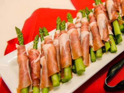 asparagus wrapped in meat