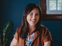 Portrait photo of Lindsey Mazza