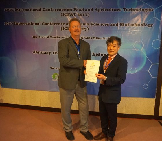 Gary Pickering accepting best paper award