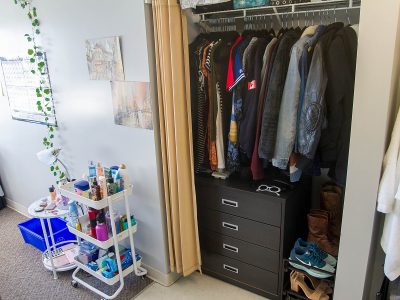 Image of full closet area in Lowenberger room