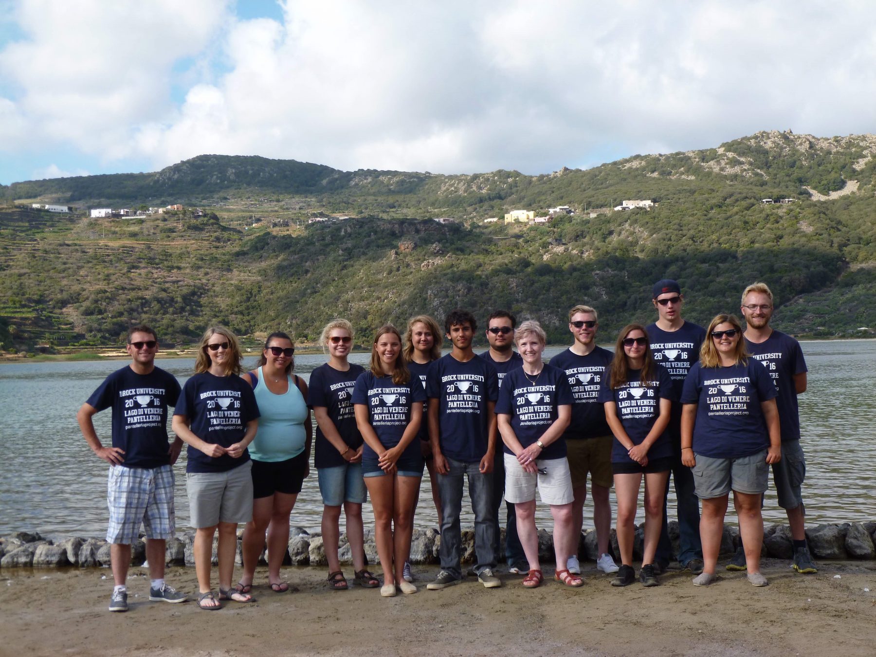 2016 Archaeological Practicum team