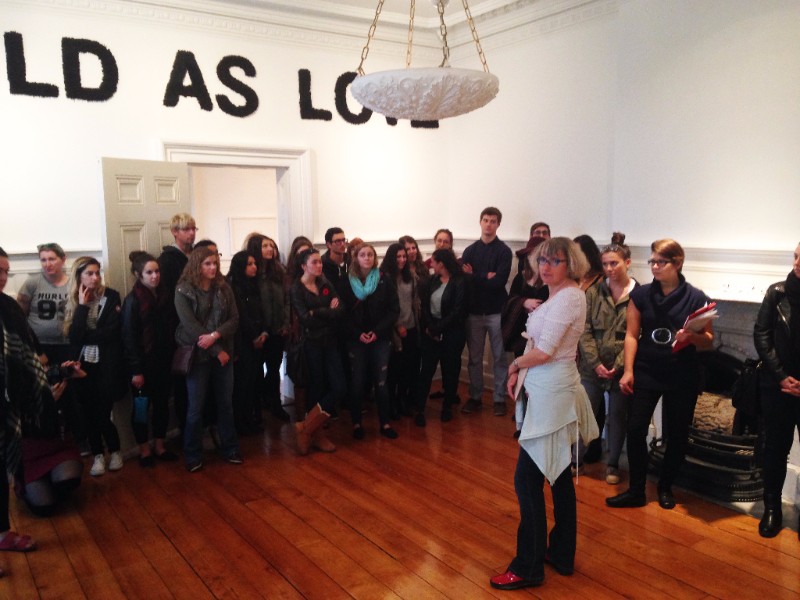 Catherine Parayre giving a lecture
