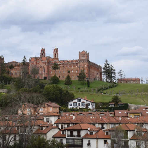 ICADE Comillas logo and view of school