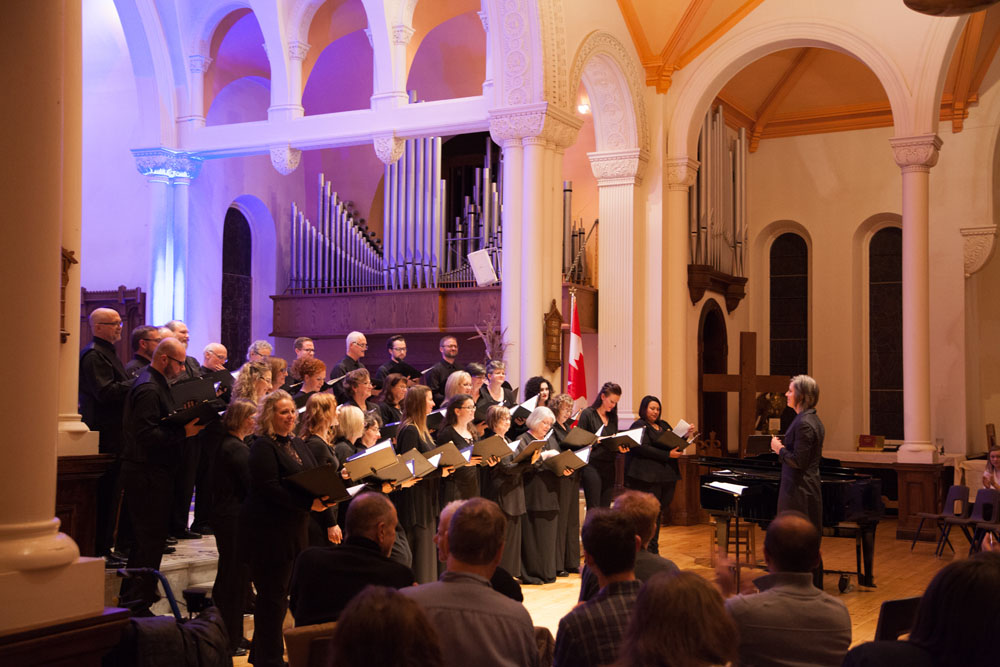Avanti Chamber Singers conducted by Rachel Rensink-Hoff