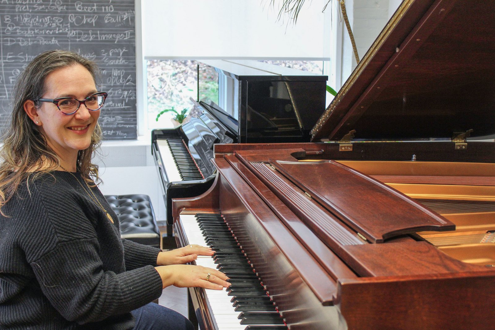 Pianist Karin Di Bella at piano