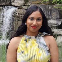 Nadia Ganesh Headshot