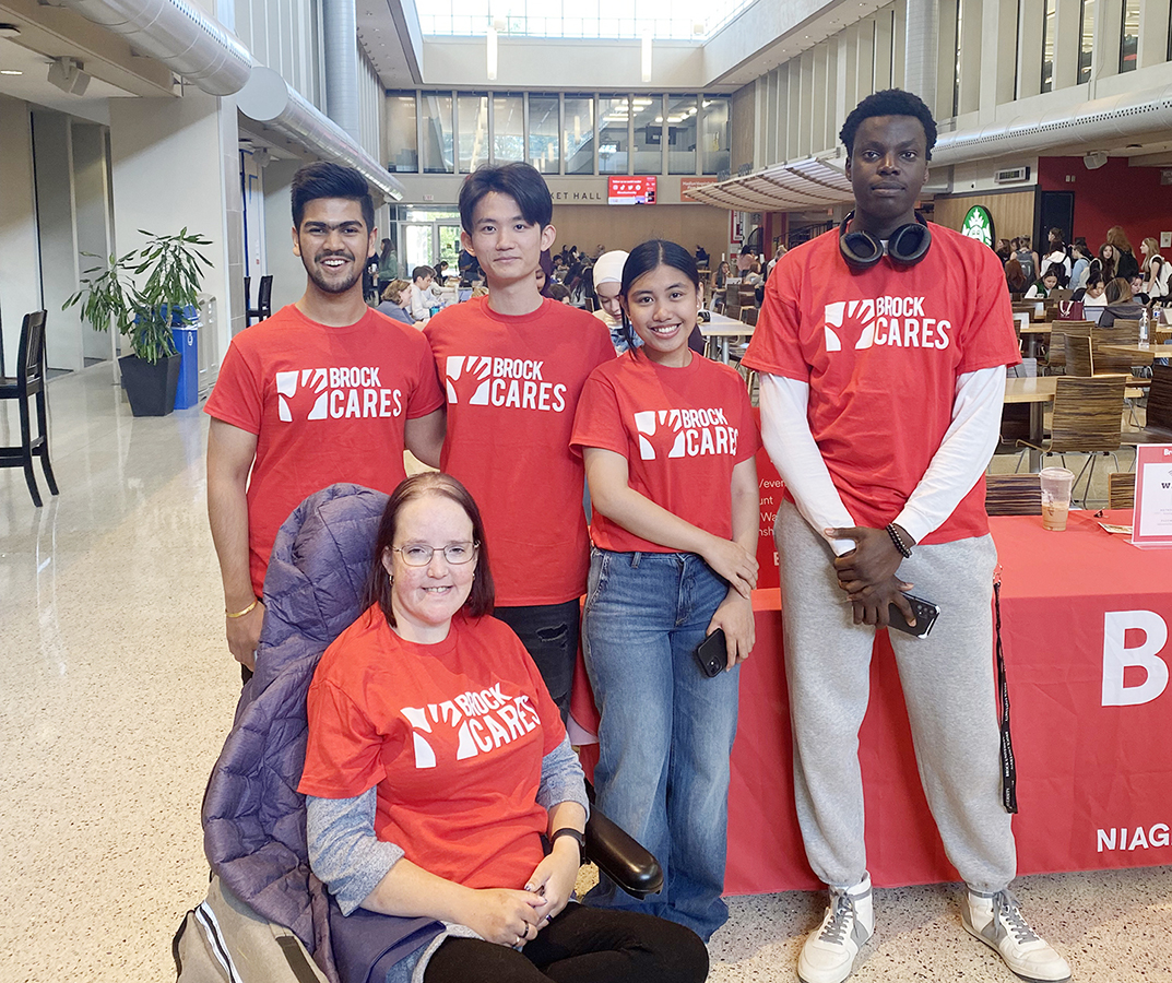 Image of Brock students at Volunteer fair