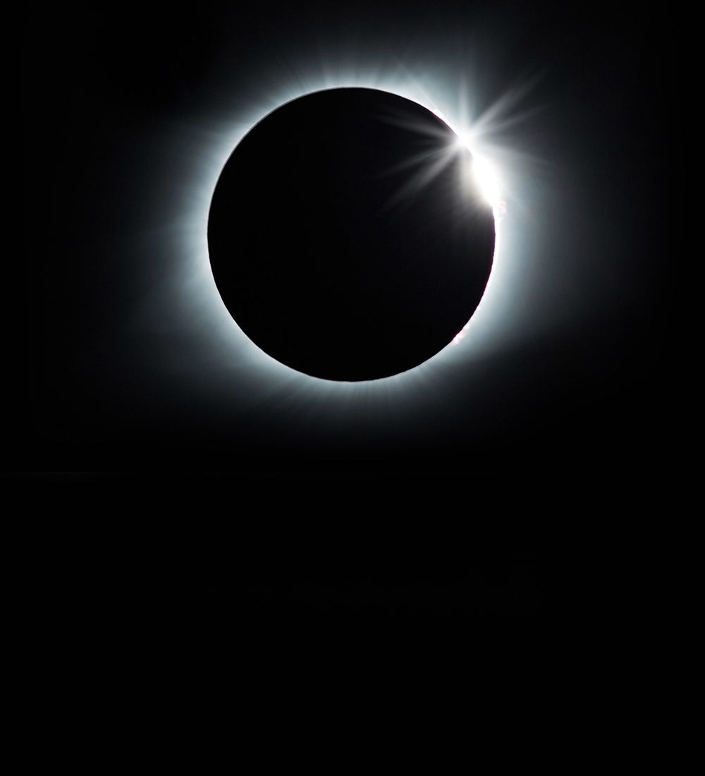 Illustration of a total eclipse of the sun 